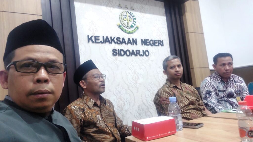 Sholehuddin MUI Sidoarjo dalam rapat koordinasi pengawasan aliran kepercayaan di Kejaksaan Negeri Sidoarjo