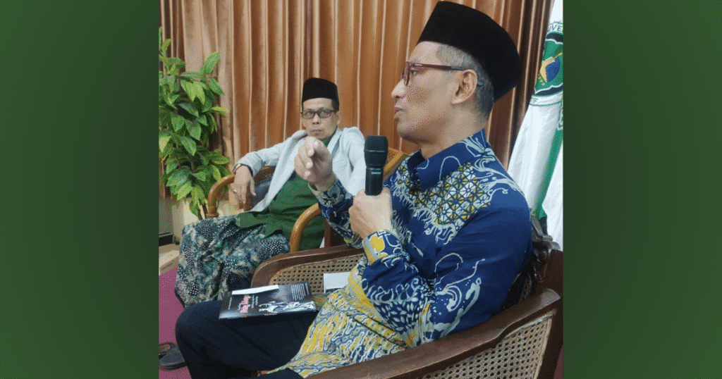 Dr. Zamroni menyampaikan materi moderasi beragama dalam dialog PC ISNU Sidoarjo
