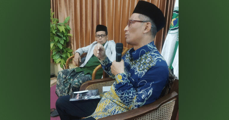 Dr. Zamroni menyampaikan materi moderasi beragama dalam dialog PC ISNU Sidoarjo