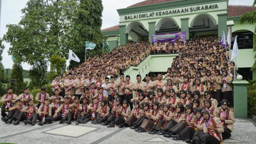 Pembukaan Kemah Kemanusiaan dan Perdamaian bersama pengurus Sako Pramuka Pandu Ma’arif dan perwakilan BDK Surabaya.