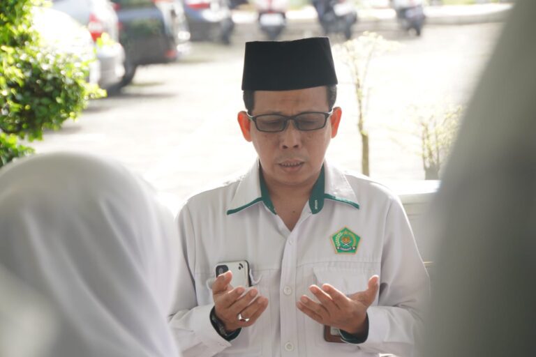 Upacara Hari Amal Bhakti ke-80 Kementerian Agama RI di Balai Diklat Keagamaan Surabaya