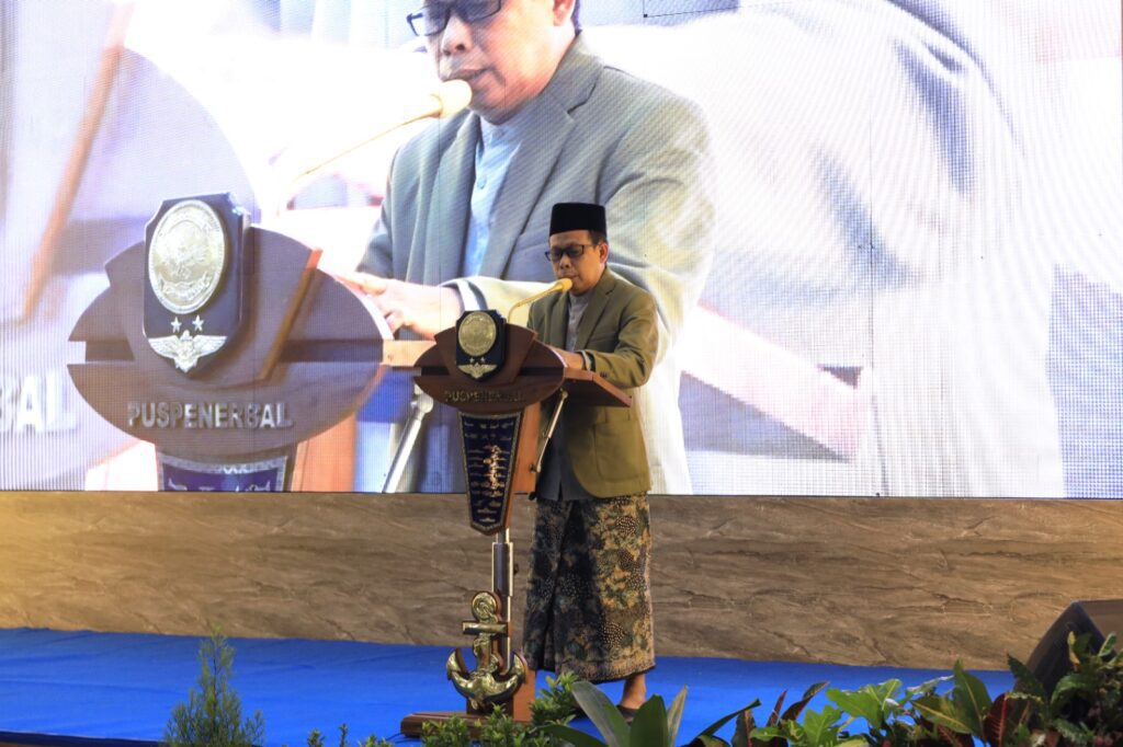 Dr H Sholehuddin menyampaikan tausiah Ramadan tentang mental dan tauhid prajurit Puspenerbal