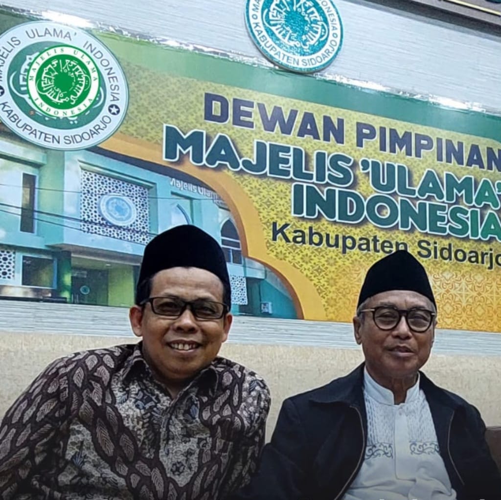 Tradisi nyadran nelayan Sidoarjo dengan perahu berhias