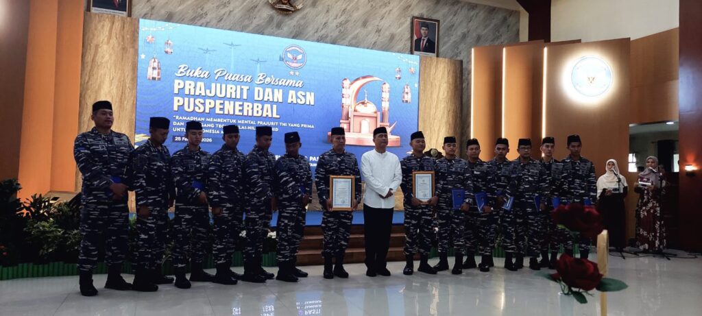 Puspenerbal buka puasa bersama di Gedung Brahmasta Lanudal Juanda Sidoarjo bersama prajurit dan keluarga